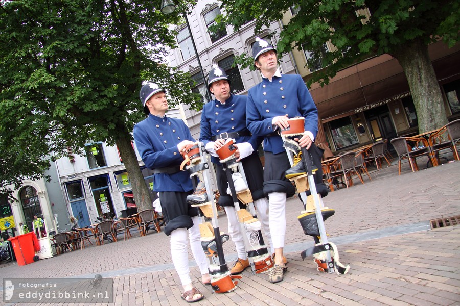 2011-07-03 Theater Irrwisch - The Bobbies (Deventer Op Stelten) 002 (1)